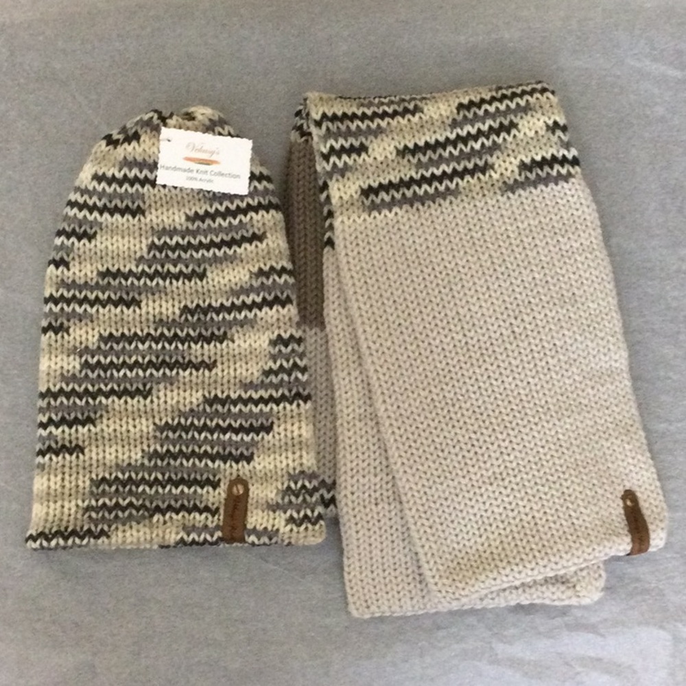 Acacia Knit Reversible Beanie and Scarf Set (Item # 900)